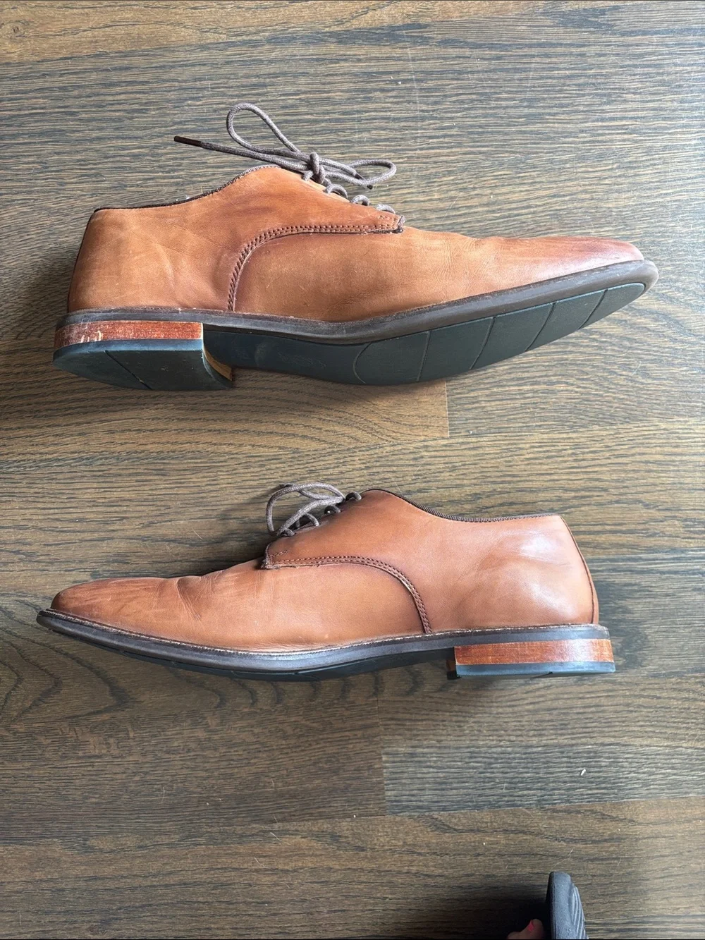 Vince Camuto sleek cognac